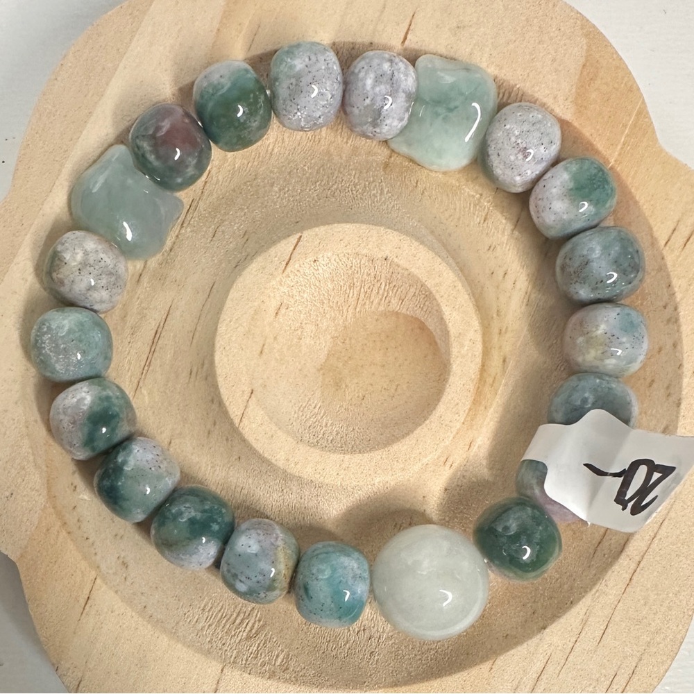 6.5 Alashan Desert Agate Green Beaded Bracelet 10mm Jade Center 13.4mm